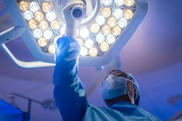 Baxter operating room iLED7 light