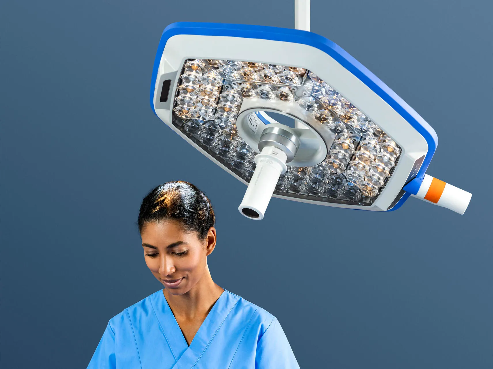 Helux Pro surgical light eliminates shadows with clinician beneath light head