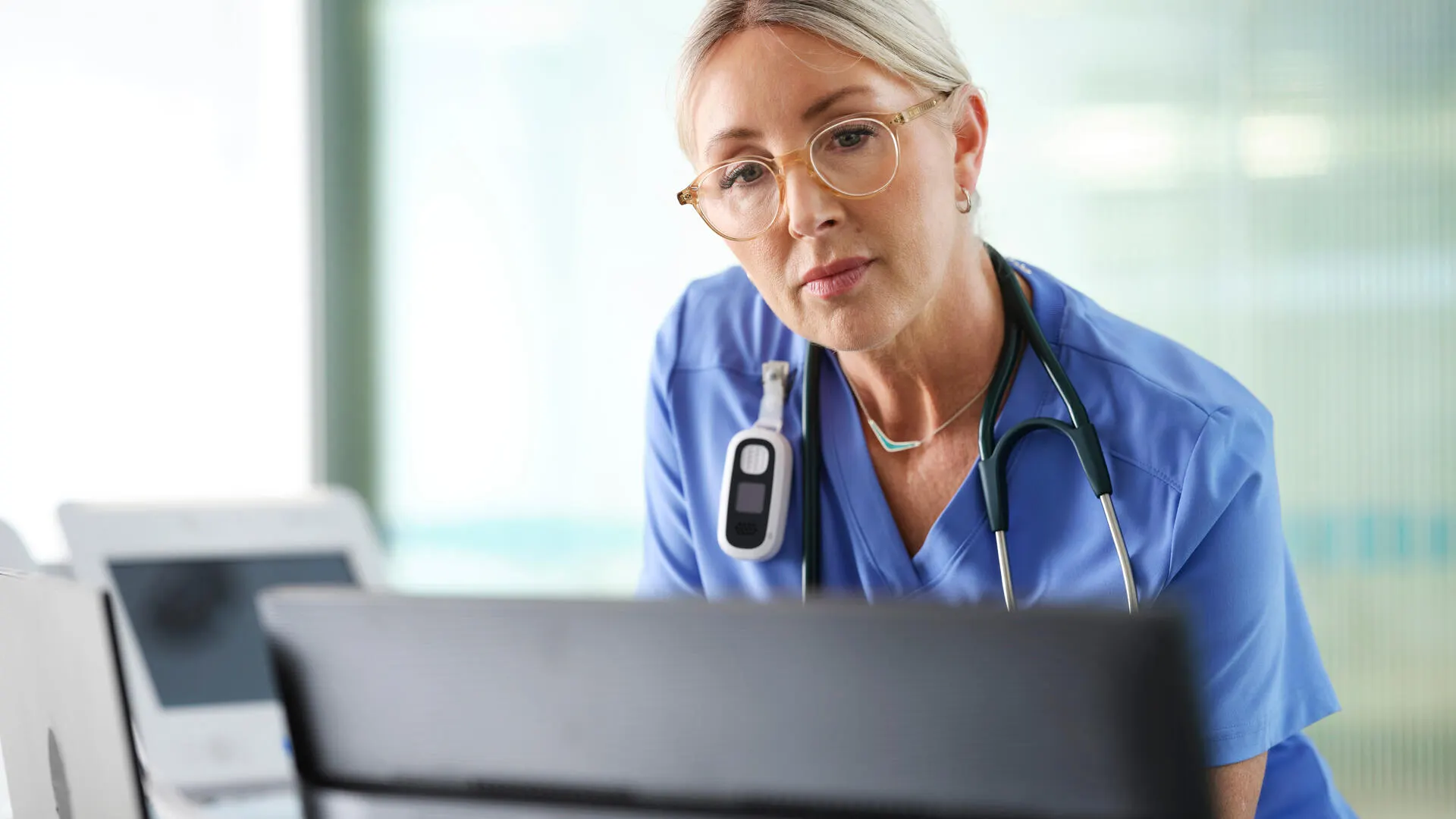 FLC_Med-Surg_Nurse-Station